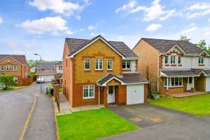 4 Bed Detached House in Dalry KA24